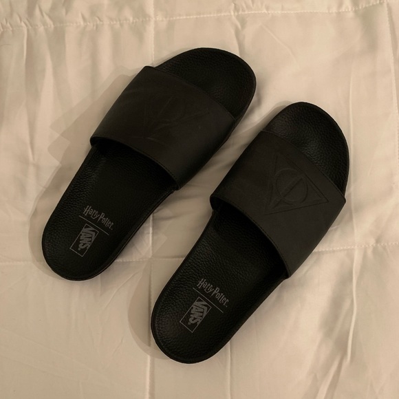 VANS // HARRY POTTER // deathly hallows slides - Picture 2 of 4